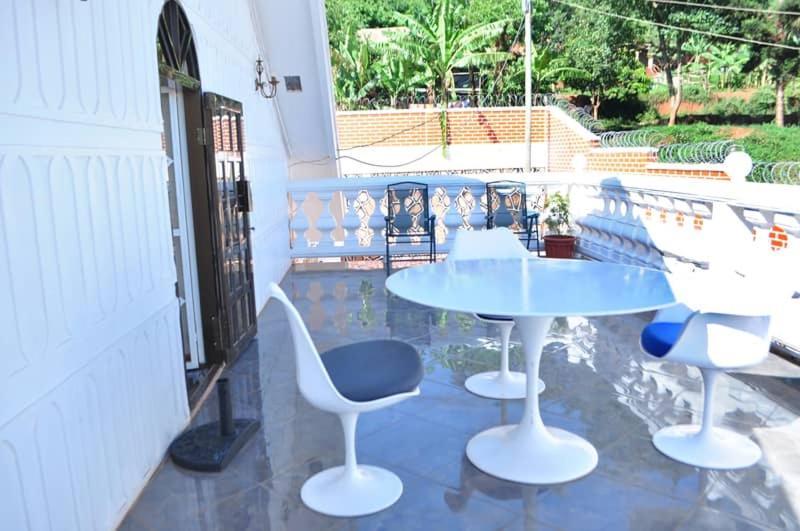 Plot 4 Kavuma Close Villa Kampala Ngoại thất bức ảnh