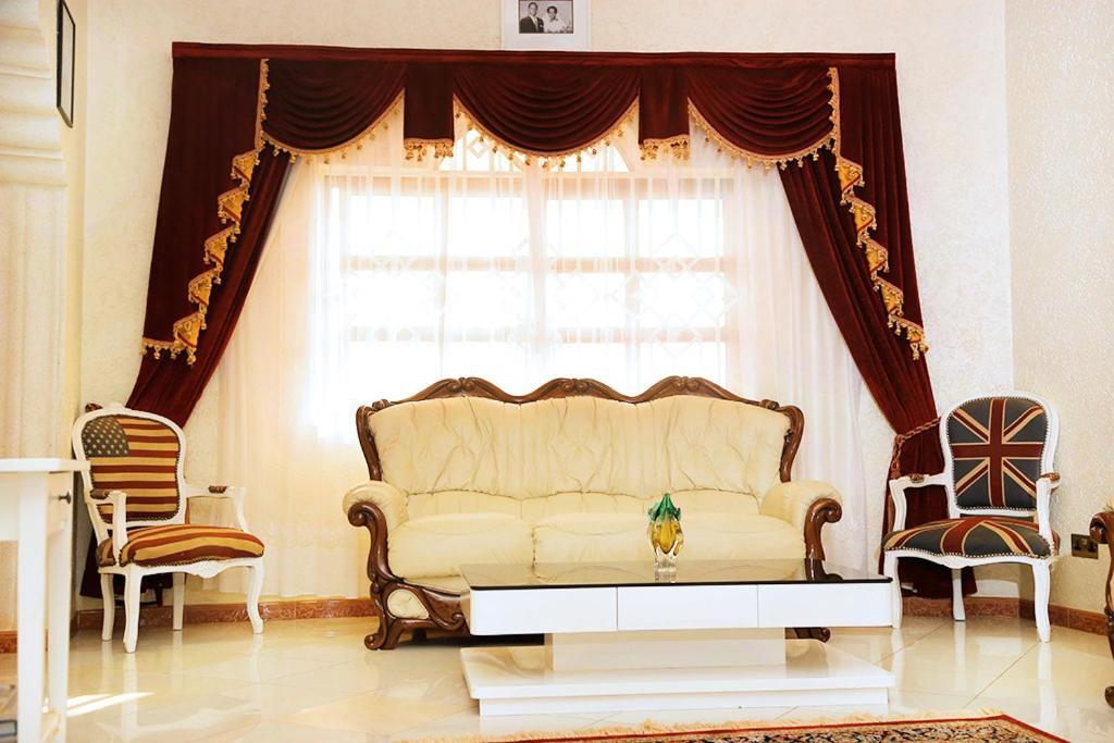 Plot 4 Kavuma Close Villa Kampala Ngoại thất bức ảnh