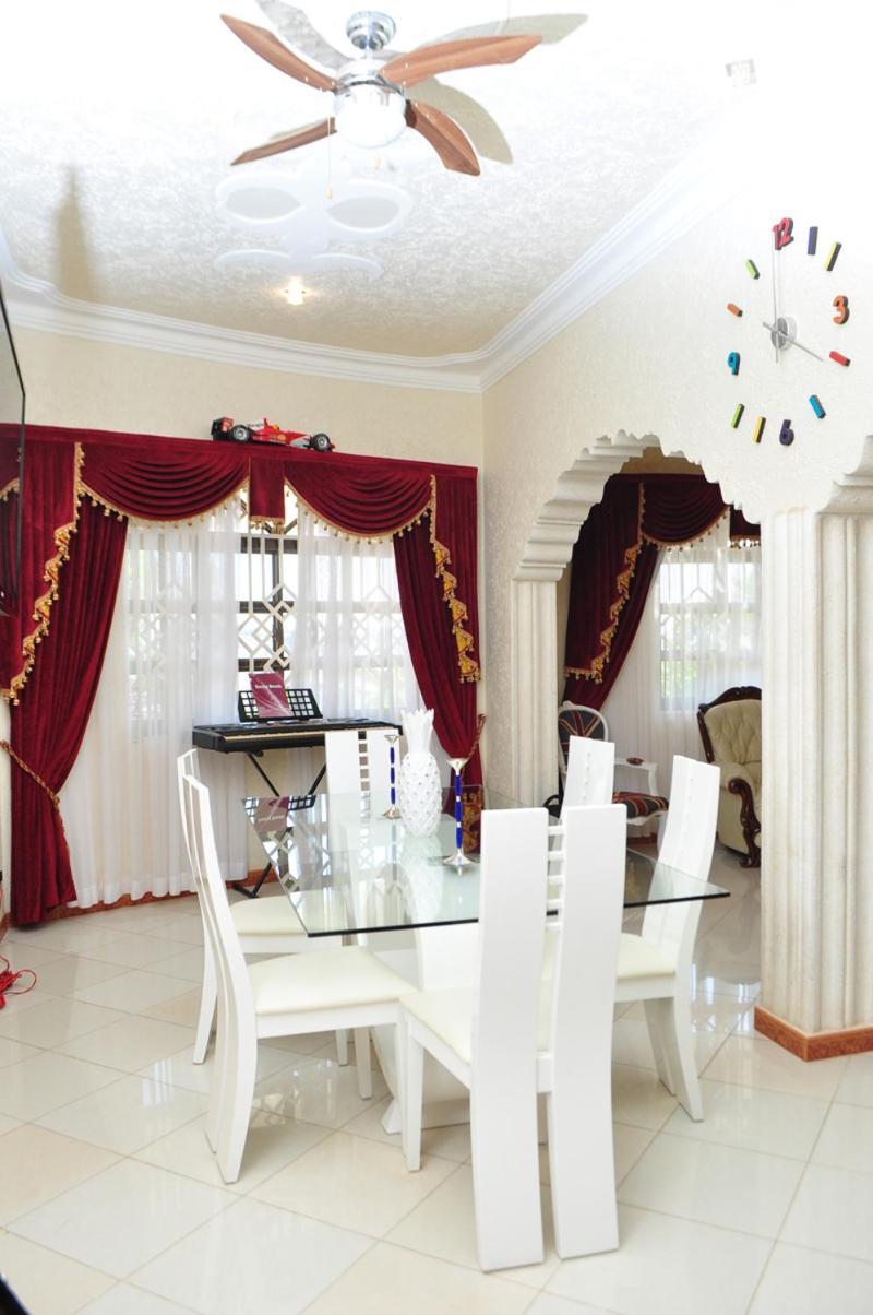 Plot 4 Kavuma Close Villa Kampala Ngoại thất bức ảnh