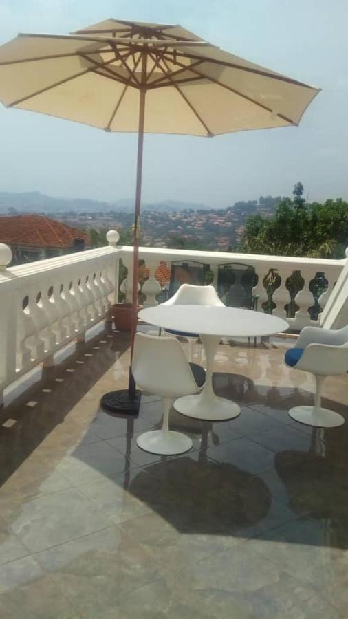Plot 4 Kavuma Close Villa Kampala Ngoại thất bức ảnh